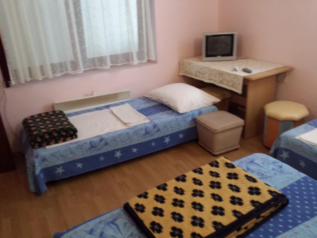 Apartments & Hostel Zdrava Hrana Mostar Phòng bức ảnh
